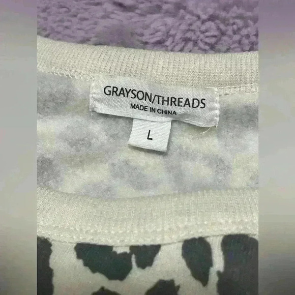 Grayson/Threads Large Animal Print Sweatshirt - Picture 3 of 5